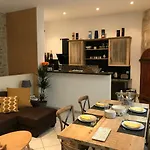 Apartament Appartements Nimes Nîmes