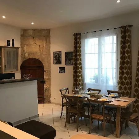 Apartament Appartements Nimes Nîmes