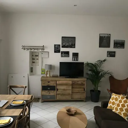 Apartament Appartements Nimes *